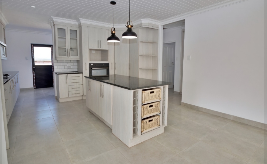 3 Bedroom Property for Sale in Stilbaai Wes Western Cape
